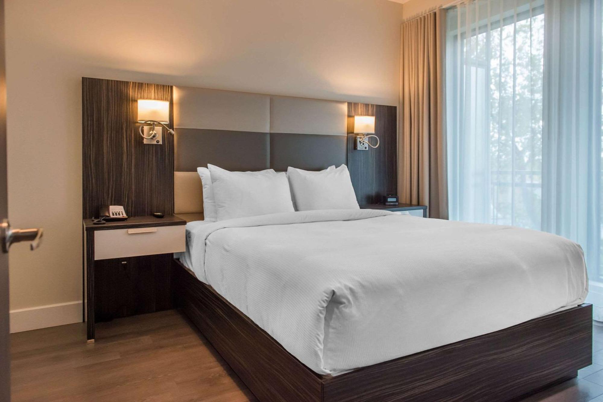Les Suites Victoria, Ascend Hotel Collection Gatineau Extérieur photo