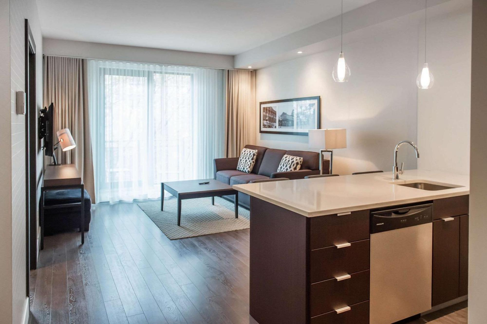 Les Suites Victoria, Ascend Hotel Collection Gatineau Extérieur photo