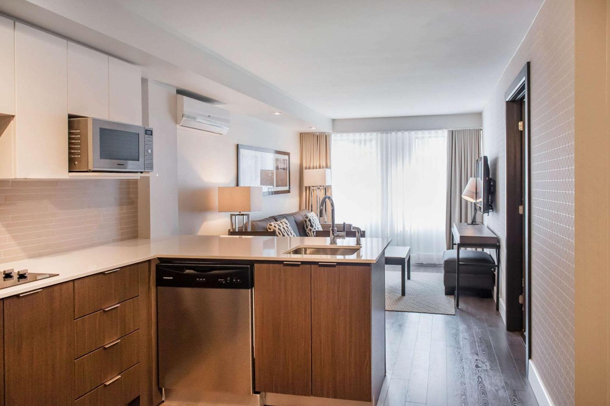 Les Suites Victoria, Ascend Hotel Collection Gatineau Extérieur photo